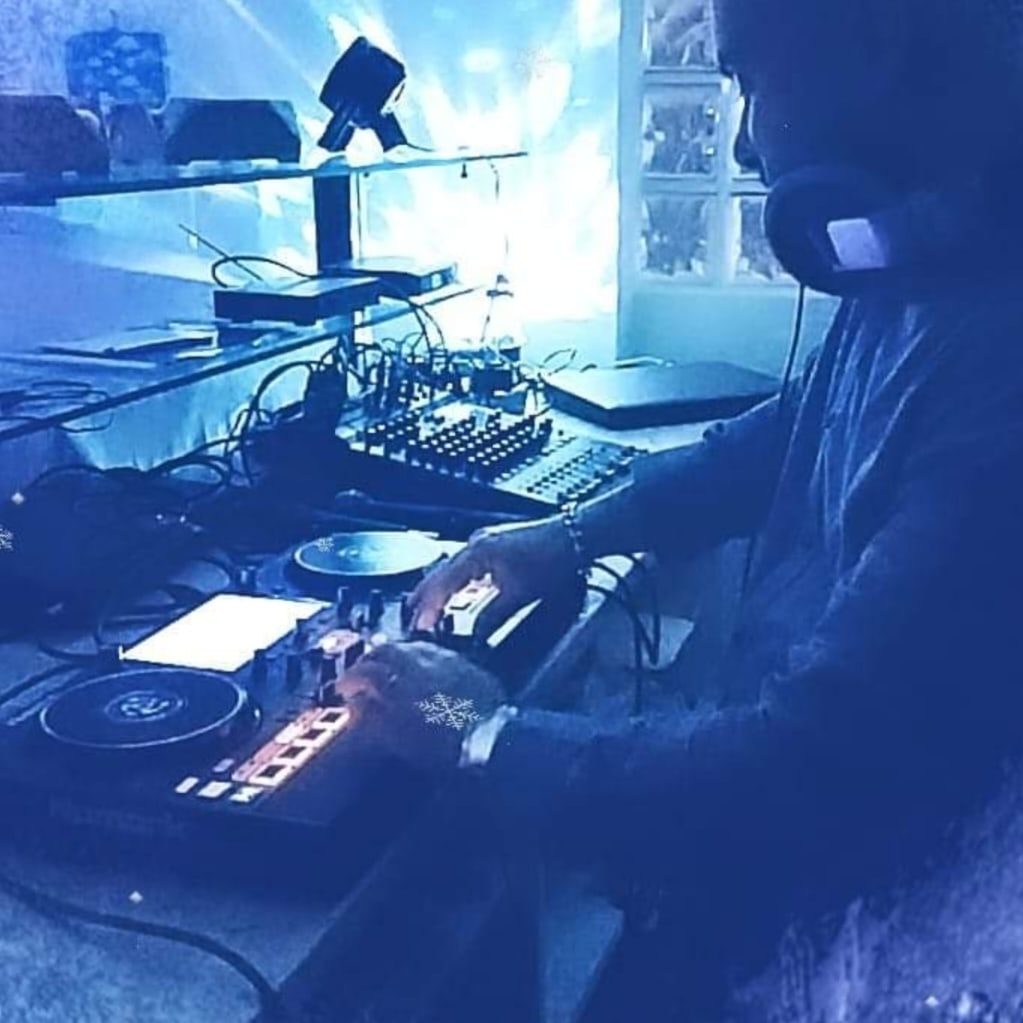 dj Manuel. T. J & madamesister